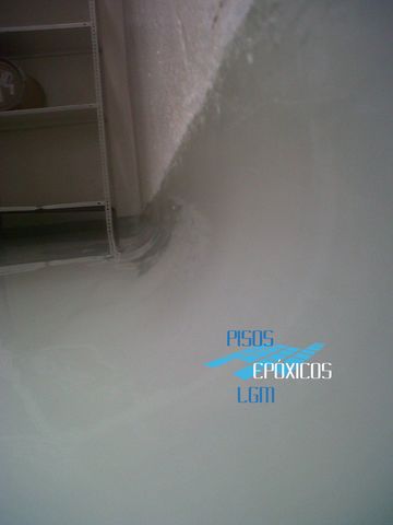 Perspectiva del perfilado de la curva que en conjunto con el piso crea una superficie completamente Monolitica.